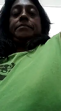 Snapshot of mamakarma1403 chatting on 03.23.25 mamakarma1403 online show from 03.23.25