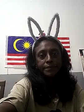 Snapshot of mamakarma1403 chatting on 09.09.25 mamakarma1403 online show from 09.09.25