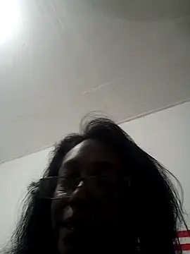 Snapshot of mamakarma1403 chatting on 09.12.25 mamakarma1403 online show from 09.12.25