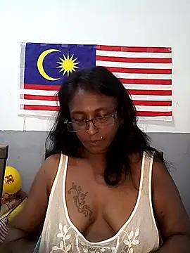 Snapshot of mamakarma1403 chatting on 09.14.25 mamakarma1403 online show from 09.14.25