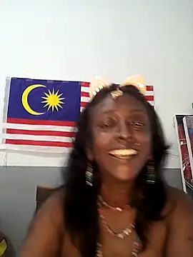 Snapshot of mamakarma1403 chatting on 09.15.25 mamakarma1403 online show from 09.15.25