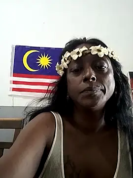 Snapshot of mamakarma1403 chatting on 09.22.25 mamakarma1403 online show from 09.22.25