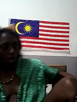 Snapshot of mamakarma1403 chatting on 09.22.25 mamakarma1403 online show from 09.22.25