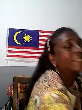 Snapshot of mamakarma1403 chatting on 10.09.25 mamakarma1403 online show from 10.09.25