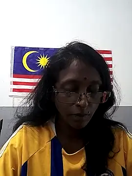 Snapshot of mamakarma1403 chatting on 10.25.25 mamakarma1403 online show from 10.25.25