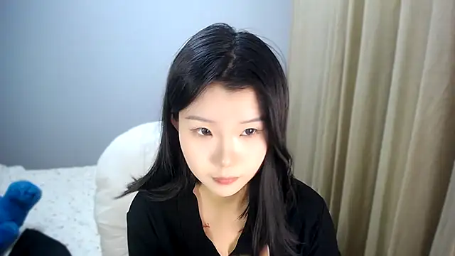 Snapshot of peggy-panda chatting on 10.25.25 peggy-panda online show from 10.25.25