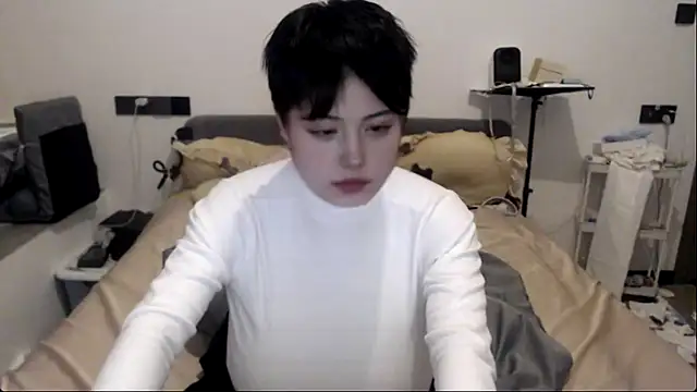 lunalunali online show from 12.04.25