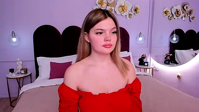 Snapshot of ZaraBloom chatting on 03.13.25 ZaraBloom online show from 03.13.25