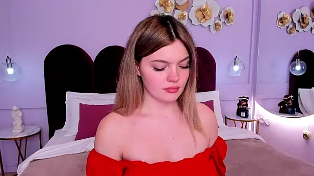 Snapshot of ZaraBloom chatting on 03.19.25 ZaraBloom online show from 03.19.25