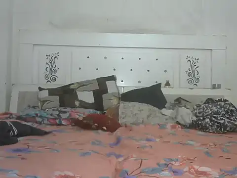 Snapshot of MONICA-LOVE chatting on 10.15.25 MONICA-LOVE online show from 10.15.25