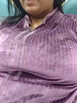 Snapshot of MONICA-LOVE chatting on 11.19.25 MONICA-LOVE online show from 11.19.25