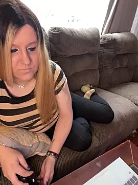 Snapshot of PuckBunny17 chatting on 12.12.24 PuckBunny17 online show from 12.12.24