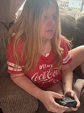 Snapshot of PuckBunny17 chatting on 12.30.24 PuckBunny17 online show from 12.30.24