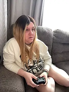 Snapshot of PuckBunny17 chatting on 01.25.25 PuckBunny17 online show from 01.25.25