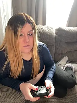 Snapshot of PuckBunny17 chatting on 02.11.25 PuckBunny17 online show from 02.11.25