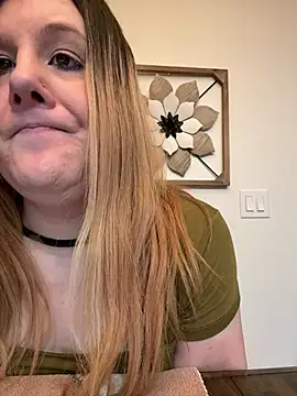 Snapshot of PuckBunny17 chatting on 03.02.25 PuckBunny17 online show from 03.02.25