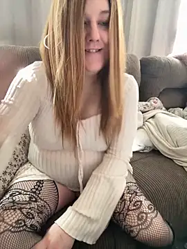 Snapshot of PuckBunny17 chatting on 10.21.25 PuckBunny17 online show from 10.21.25