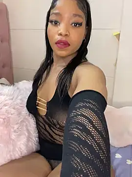 ItsLeyaa online show from 12.10.24