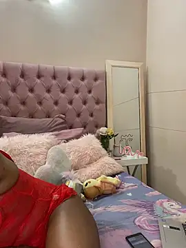 ItsLeyaa online show from 12.24.24