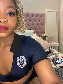 ItsLeyaa online show from 12.27.24