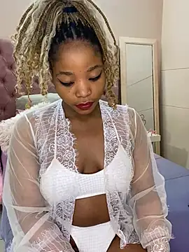 ItsLeyaa online show from 01.14.25