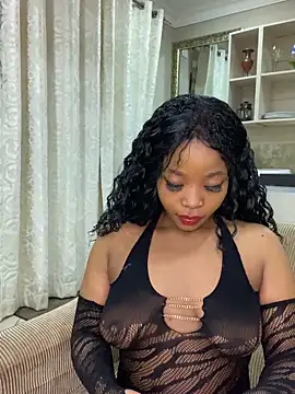 ItsLeyaa online show from 01.21.25