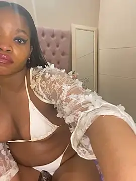 ItsLeyaa online show from 01.30.25