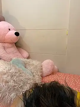 ItsLeyaa online show from 02.16.25