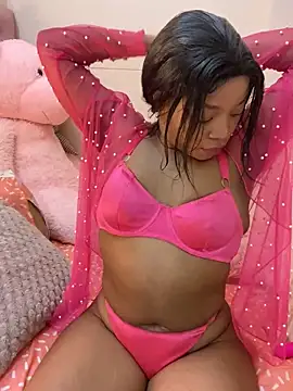 ItsLeyaa online show from 02.16.25