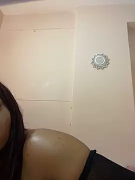 ItsLeyaa online show from 03.06.25