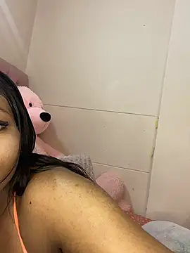 ItsLeyaa online show from 03.21.25