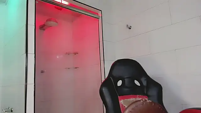 Snapshot of nicol_gill_ chatting on 07.28.26 nicol gill online show from 07.28.26