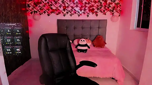 Snapshot of Lilith_Miller21 chatting on 09.15.25 Lilith Miller21 online show from 09.15.25