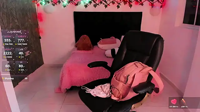 Snapshot of Lilith_Miller21 chatting on 09.19.25 Lilith Miller21 online show from 09.19.25