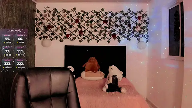 Snapshot of Lilith_Miller21 chatting on 09.30.25 Lilith Miller21 online show from 09.30.25