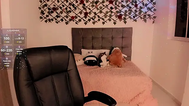 Snapshot of Lilith_Miller21 chatting on 10.16.25 Lilith Miller21 online show from 10.16.25