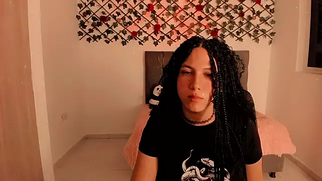 Snapshot of Lilith_Miller21 chatting on 10.17.25 Lilith Miller21 online show from 10.17.25