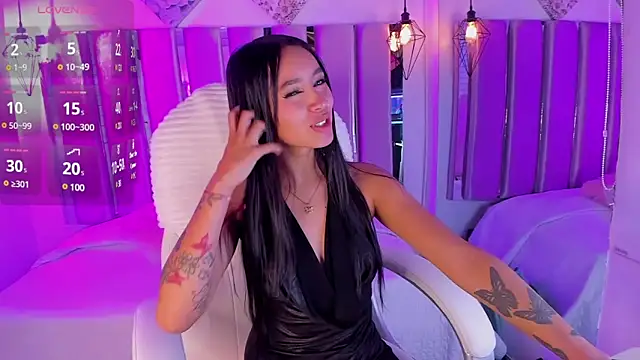 Snapshot of sophie_ws chatting on 12.19.24 sophie ws online show from 12.19.24