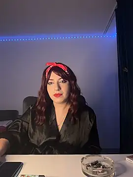 NiicoleNova online show from 11.20.25