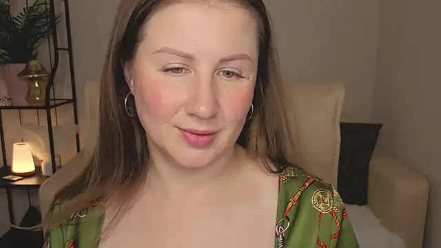 Snapshot of Helens_love chatting on 06.15.26 Helens love online show from 06.15.26