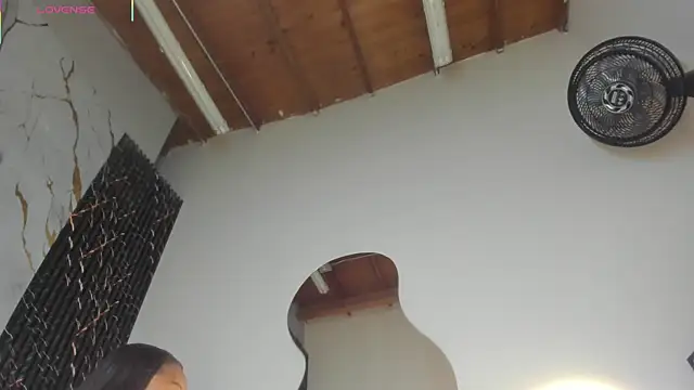 ebony hot1 online show from 12.22.25