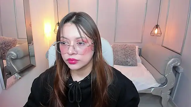 Lanna18 online show from 10.14.25