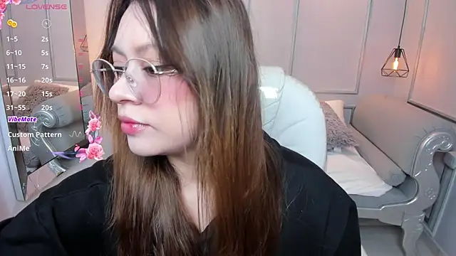 Lanna18 online show from 10.31.25