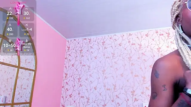 Snapshot of amber-hill chatting on 09.22.25 amber-hill online show from 09.22.25