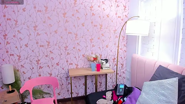 Snapshot of amber-hill chatting on 09.27.25 amber-hill online show from 09.27.25