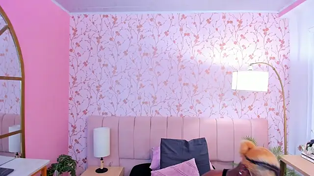 Snapshot of amber-hill chatting on 10.30.25 amber-hill online show from 10.30.25