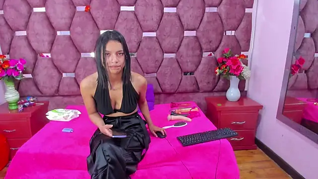 SaraLoveee  online show from 12.07.24