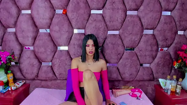SaraLoveee  online show from 12.14.24