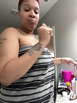 Snapshot of SexyHoneyRedd chatting on 12.20.24 SexyHoneyRedd online show from 12.20.24