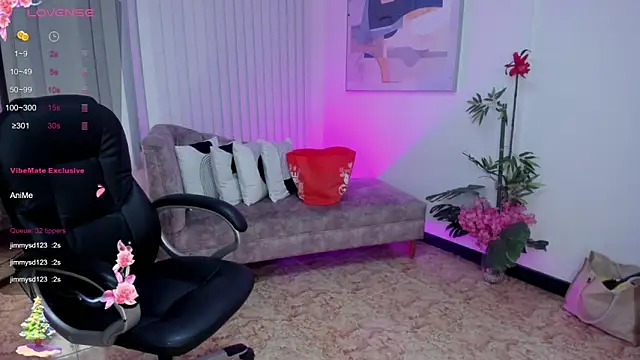 naomii campbell  online show from 12.03.24